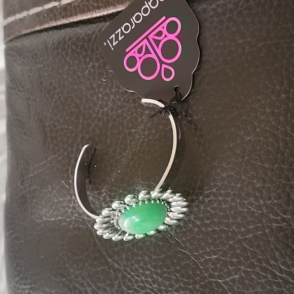 New! Silver & Green Bracelet - Picture 2 of 2